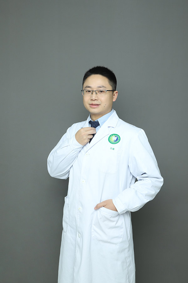 王強(qiáng)